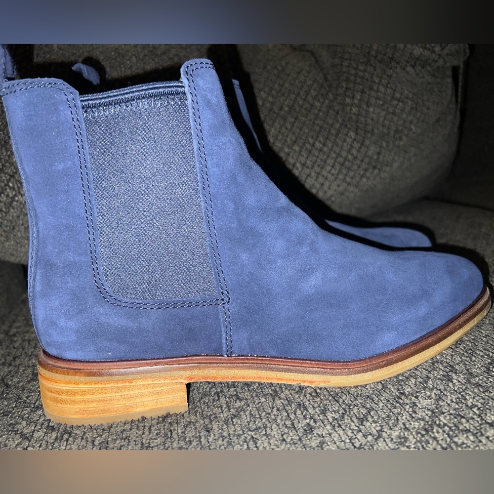 Clark’s Clarkdale Arlo Navy Suede Chelsea Boot